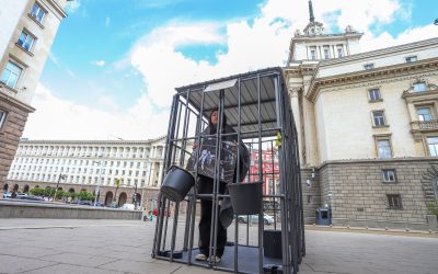 В клетка до Парламента за 2 седмици се затвориха протестиращи от днес